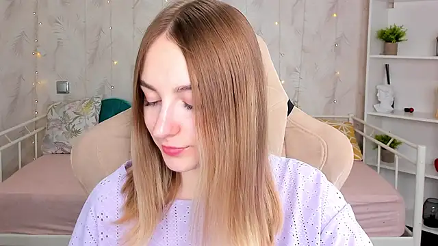 Shy Polly online show from 13, 3, 2026