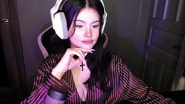 Moon raven online show from 15, 12, 2025