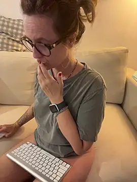 Snapshot of KnotBabe chatting on 25, 2, 2026 KnotBabe online show from 25, 2, 2026