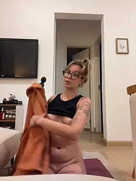 Snapshot of KnotBabe chatting on 2, 3, 2026 KnotBabe online show from 2, 3, 2026