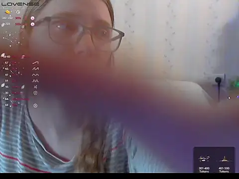 Snapshot of LustfulSarah chatting on 5, 1, 2025 LustfulSarah online show from 5, 1, 2025