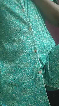 SameeraReddy19 online show from 6, 4, 2026