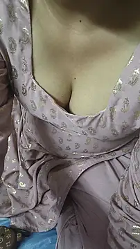 SameeraReddy19 online show from 20, 4, 2026