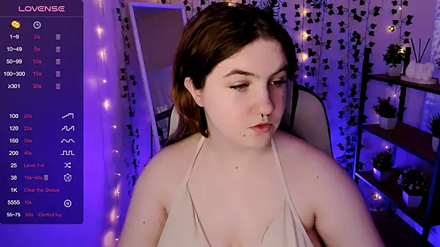 lovelyy julia online show from 28, 4, 2026