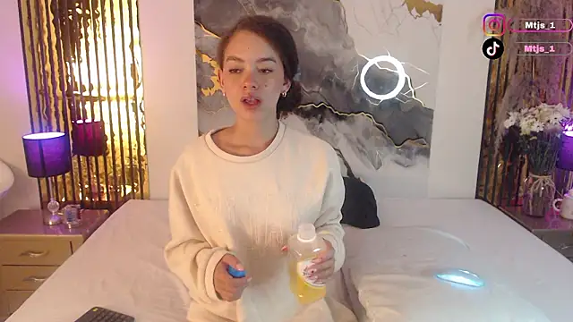 MiticaBrennet  online show from 28, 2, 2026