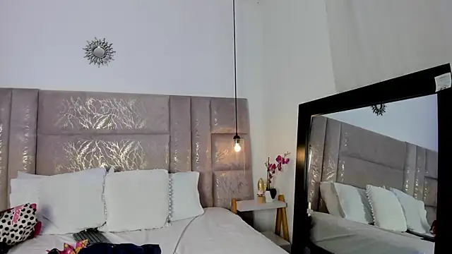 Ambar85 online show from 6, 1, 2026