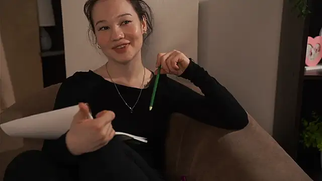 RenateOvalles online show from 30, 11, 2025