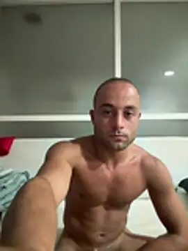 Snapshot of klkmam chatting on 3, 8, 2026 klkmam online show from 3, 8, 2026