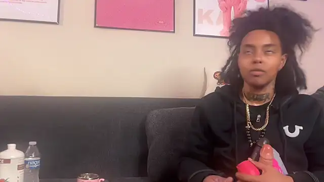 Snapshot of seductivefreak7 chatting on 29, 11, 2025 seductivefreak7 online show from 29, 11, 2025