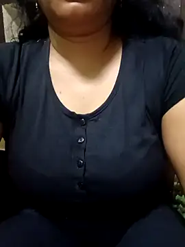 Snapshot of priyakutty1431 chatting on 3, 12, 2025 priyakutty1431 online show from 3, 12, 2025