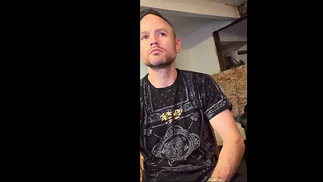 Snapshot of famous1tad chatting on 12, 6, 2026 famous1tad online show from 12, 6, 2026