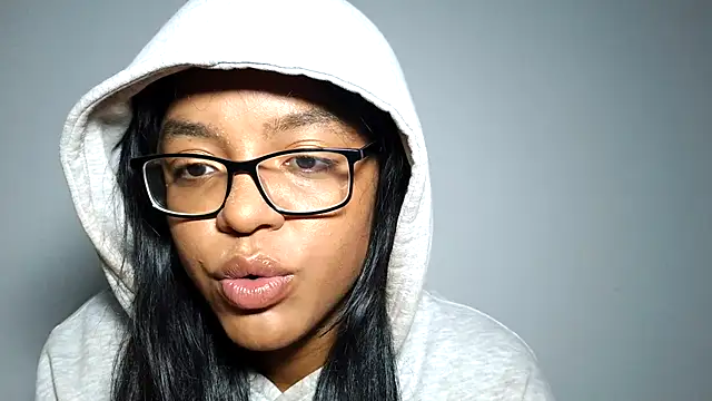 xoeewinters online show from 5, 12, 2025