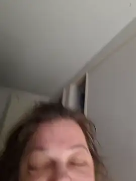 Snapshot of Tasmine chatting on 1, 12, 2025 Tasmine online show from 1, 12, 2025