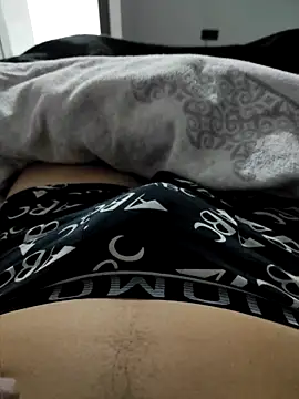 ParejaOcultaXX online show from 27, 11, 2025