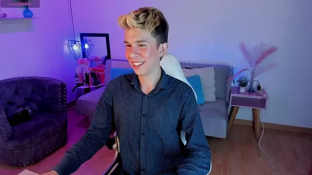 Snapshot of Juaan_Diick chatting on 10, 2, 2026 Juaan Diick online show from 10, 2, 2026