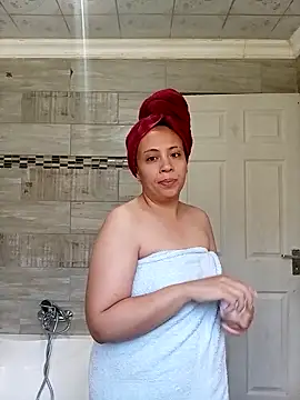 Snapshot of sexymaxine15 chatting on 1, 12, 2025 sexymaxine15 online show from 1, 12, 2025