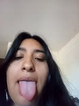 Bizcochitoc4 online show from 18, 3, 2026