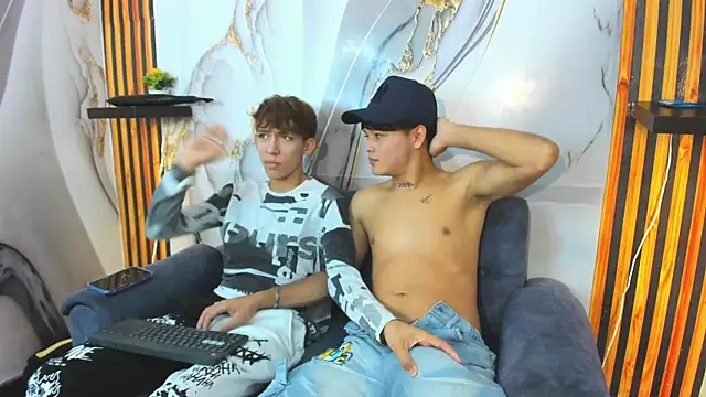 Alex LatinBoy18 online show from 1, 12, 2025