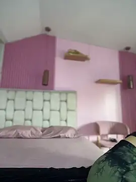 MaddieHunter online show from 1, 12, 2025