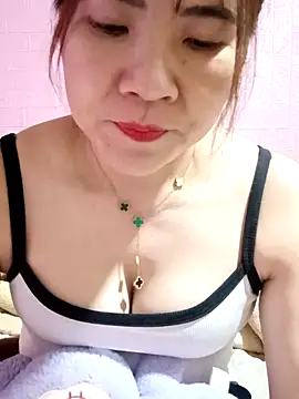 Snapshot of Lily-ross22 chatting on 30, 11, 2025 Lily-ross22 online show from 30, 11, 2025