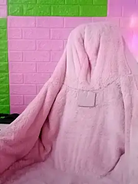 Snapshot of Lily-ross22 chatting on 7, 3, 2026 Lily-ross22 online show from 7, 3, 2026