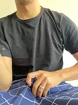 Snapshot of Kralenes2133 chatting on 28, 11, 2025 Kralenes2133 online show from 28, 11, 2025