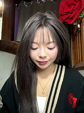 Snapshot of Yui-Ti chatting on 26, 11, 2025 Yui-Ti online show from 26, 11, 2025