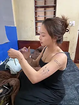 Snapshot of Yui-Ti chatting on 28, 11, 2025 Yui-Ti online show from 28, 11, 2025