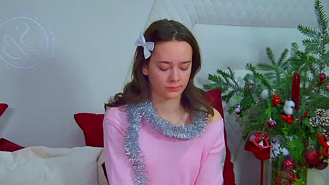 Snapshot of LilyLanes chatting on 4, 12, 2025 LilyLanes online show from 4, 12, 2025