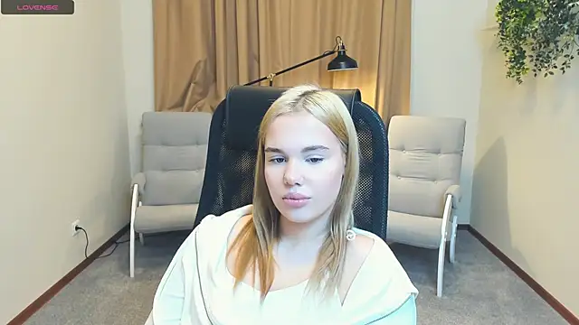 Snapshot of CorrineSchrodt chatting on 25, 11, 2025 CorrineSchrodt online show from 25, 11, 2025