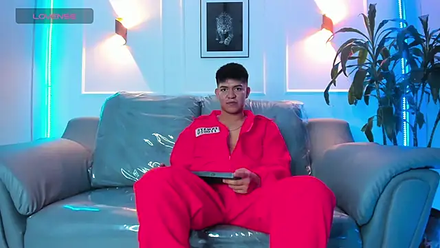 Snapshot of Paul_27_ chatting on 28, 11, 2025 Paul 27 online show from 28, 11, 2025