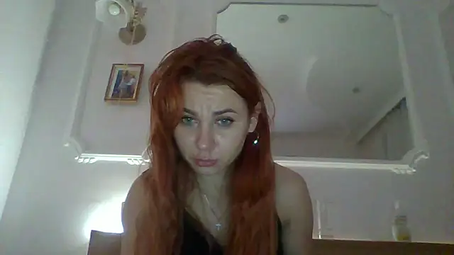 Snapshot of redfoxLaya chatting on 29, 11, 2025 redfoxLaya online show from 29, 11, 2025