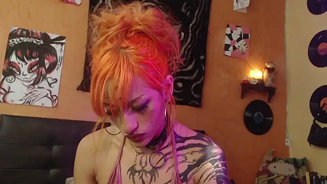 Layla quinn online show from 25, 7, 2026
