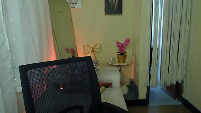 Snapshot of Aunty_milf chatting on 14, 7, 2026 Aunty milf online show from 14, 7, 2026