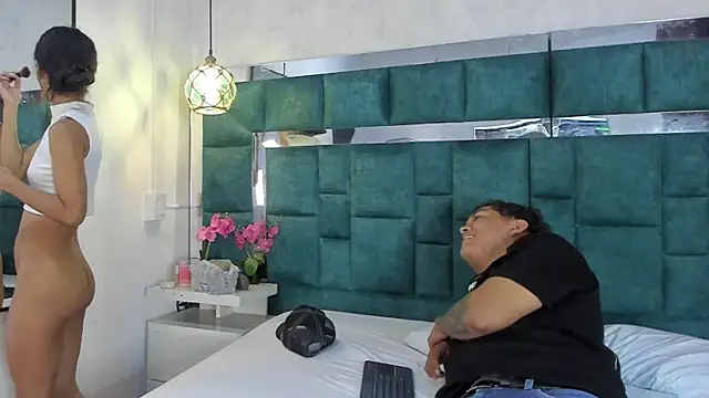  bonnyandclyde online show from 12, 4, 2026