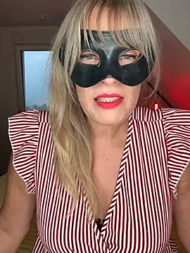 Snapshot of SophieFinely chatting on 17, 7, 2026 SophieFinely online show from 17, 7, 2026