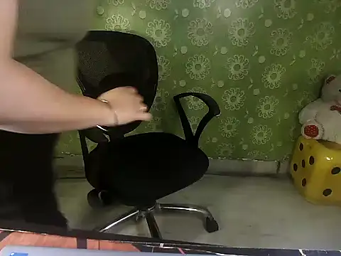 01Monika online show from 2, 12, 2025