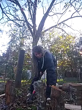 Horny hippie online show from 3, 12, 2024