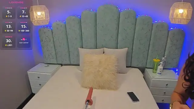 ninacrave  online show from 7, 1, 2026