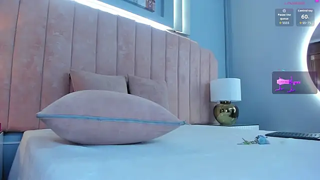 ninacrave  online show from 11, 3, 2026