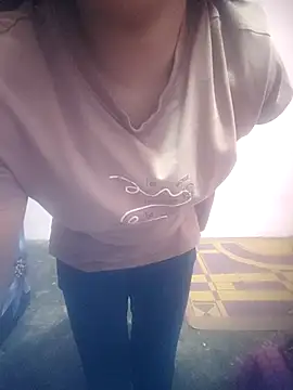 Juliekhan 98 online show from 4, 12, 2025