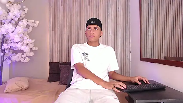 Snapshot of Andrey_Lev1 chatting on 2, 12, 2025 Andrey Lev1 online show from 2, 12, 2025