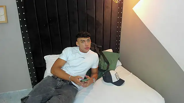 Bryan robayo5 online show from 30, 11, 2025