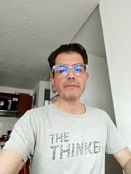 Fuegosutil online show from 30, 11, 2025