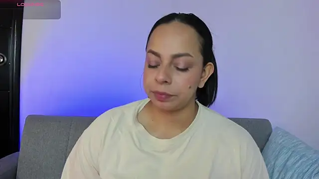 Snapshot of jimena_chic1 chatting on 23, 6, 2026 jimena chic1 online show from 23, 6, 2026