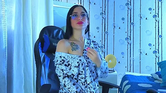 Snapshot of Sia_Snow chatting on 3, 12, 2025 Sia Snow online show from 3, 12, 2025