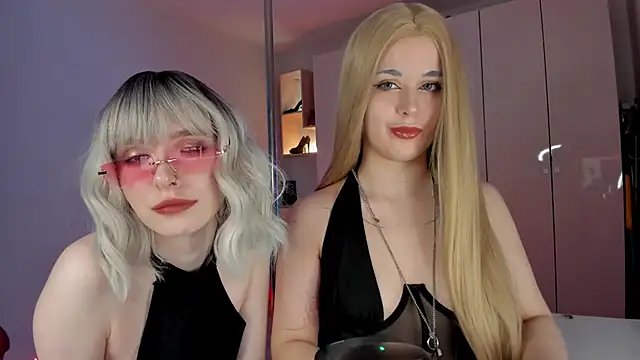 Snapshot of Mistress_Iris chatting on 15, 6, 2026 Mistress Iris online show from 15, 6, 2026