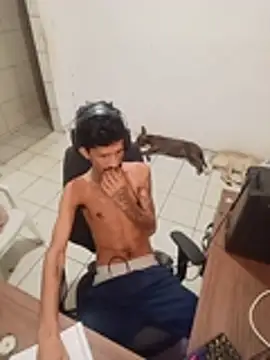 Snapshot of theyllorwillian chatting on 16, 4, 2026 theyllorwillian online show from 16, 4, 2026