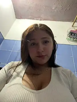 Snapshot of Emily_milk_1 chatting on 19, 1, 2026 Emily milk 1 online show from 19, 1, 2026