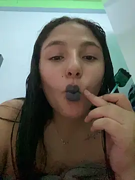 Snapshot of Emily_milk_1 chatting on 20, 5, 2026 Emily milk 1 online show from 20, 5, 2026